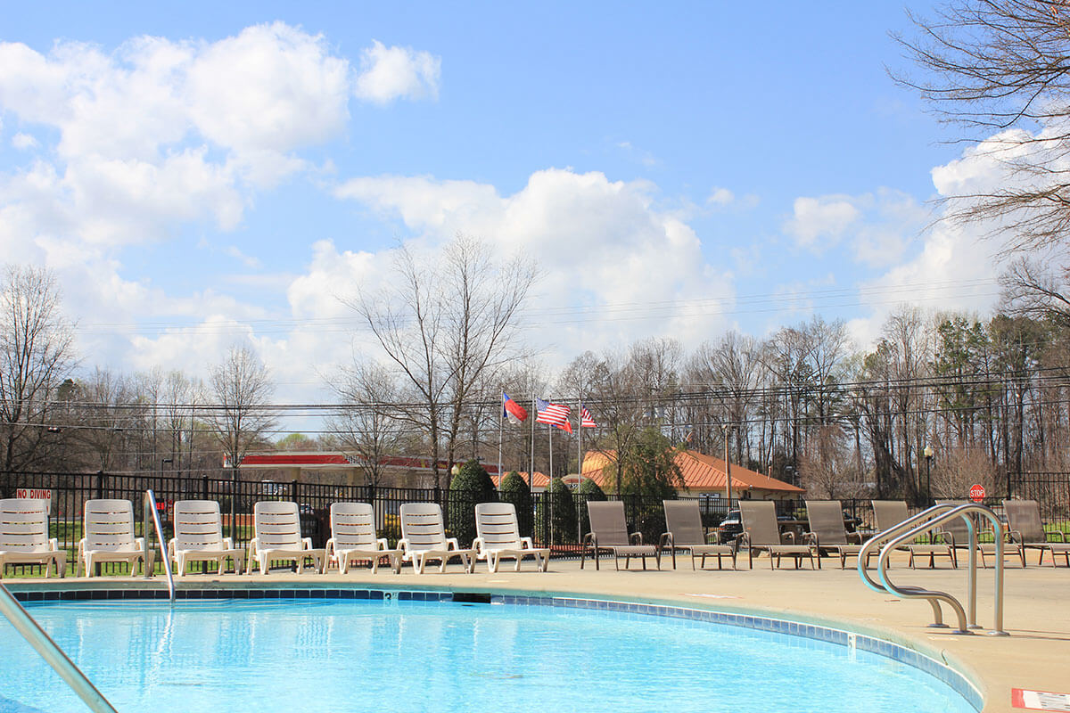 Huntersville Commons Apartments 10505 Huntersville Dr, Huntersville, NC